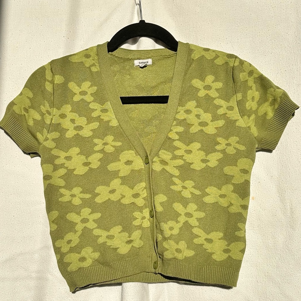 Garage, medium short sleeve sweater